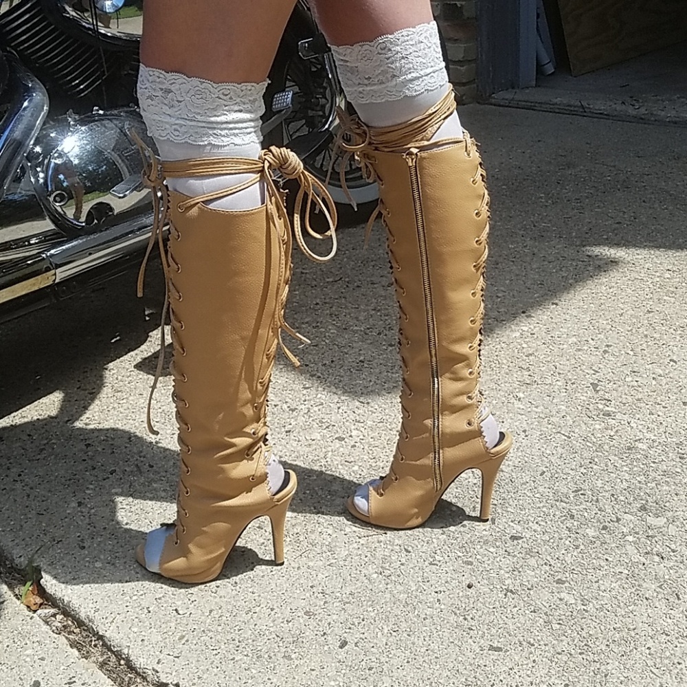 Giuseppe Zanotti Design tan peep toe lace up Sandals - Picture 4 of 8
